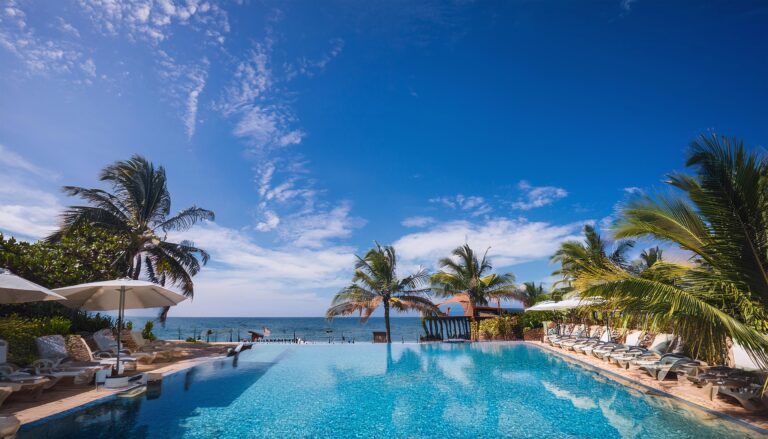 ホテルの副総支配人候補【年収800万円～/有名リゾート施設/移住◎引越補助＆寮完備/沖縄県宮古島】(求人ID:13577)